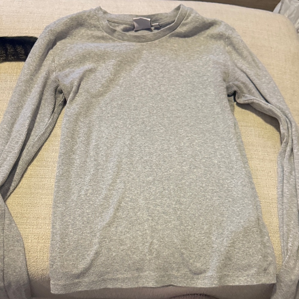 Aritzia Gray Long Sleeve Tee